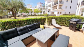 Delightful Ground Floor 2 bed with access to pool, Wi-Fi, AC